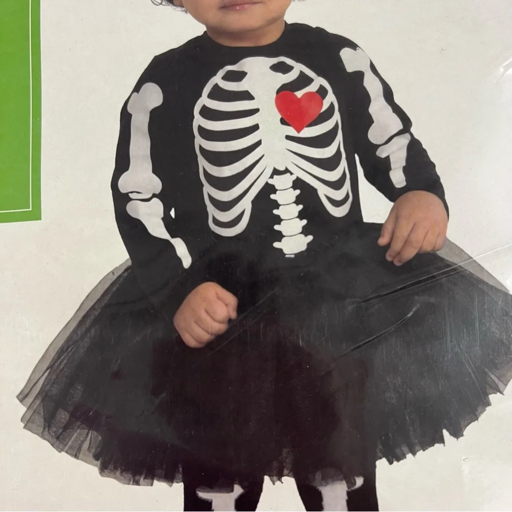 Baby Bones Skeleton with a heart Costume NEW 18-24 months Halloween costume